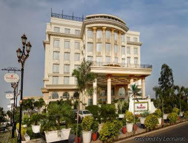 Ramada Plaza By Wyndham, Chandigarh Hotel Zirakpur
