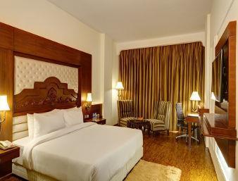 Hotel Ramada Plaza By Wyndham, Chandigarh 4*