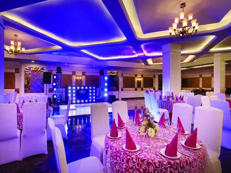 Hotel Ramada Plaza By Wyndham, Chandigarh 4*
